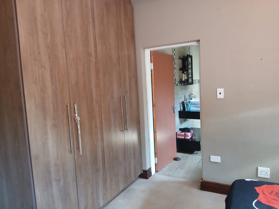 5 Bedroom Property for Sale in Kuruman Northern Cape